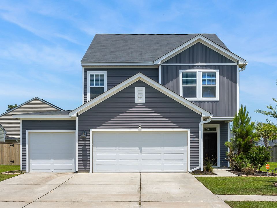 1st image of 402 Carrara Dr