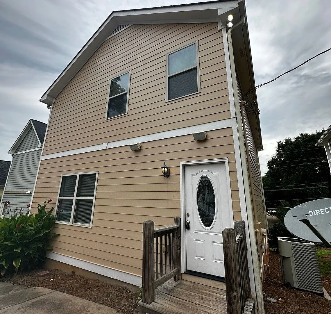 Pre-Leasing For August 5th 2027! — Photo 2