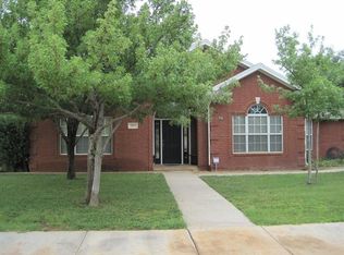 903 W 9th St, Idalou, TX 79329