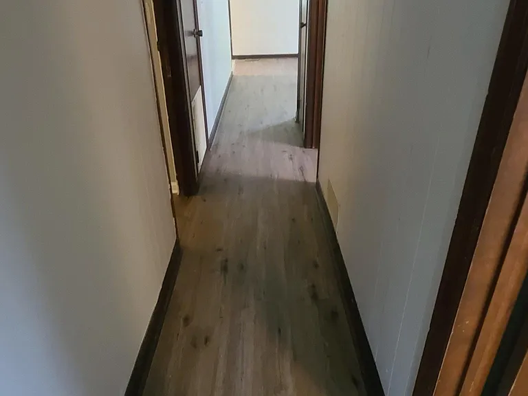 75 Riverside Dr — Photo 3