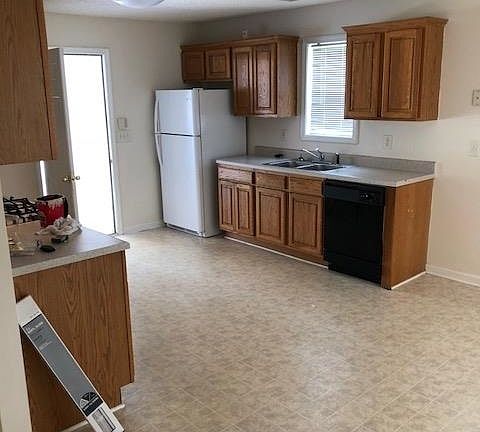 2nd image of 180 Waters Edge Dr
