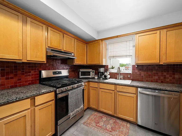 536 Grand St #403 — Photo 5