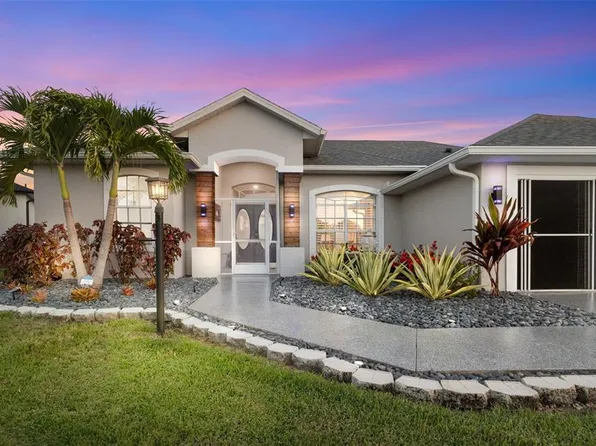 8906 Bernberry St, Sarasota, FL 34240