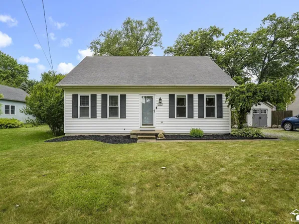 6883 Fortuna Dr, Temperance, MI 48182