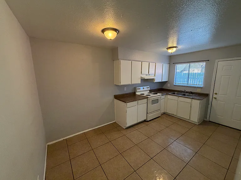 1009 E Commonwealth Pl #2 — Photo 5