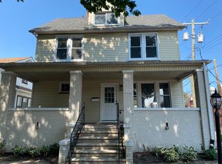 1212 Beaconsfield Ave, Grosse Pointe Park, MI 48230