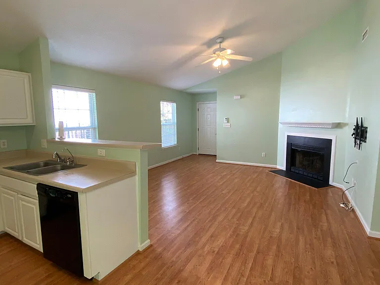 828 Homestead Park Dr — Photo 6