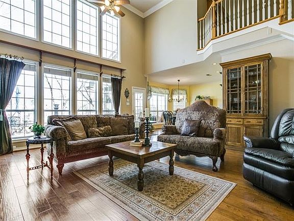 5th image of 3303 Sunset Ln