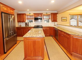 204 Nassau Rd, Huntington, NY 11743