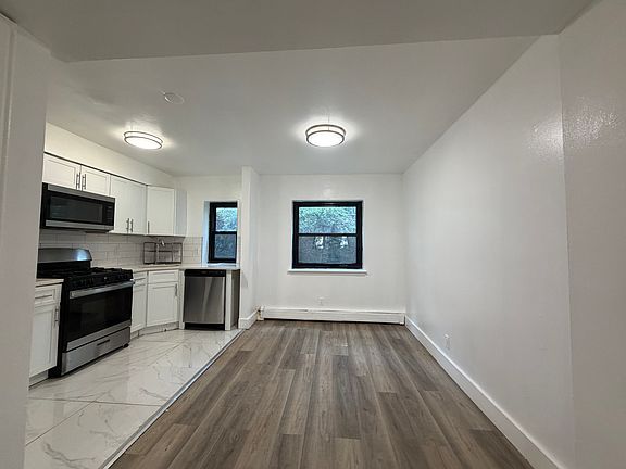 2nd image of 8 Catherine Ct APT 1A