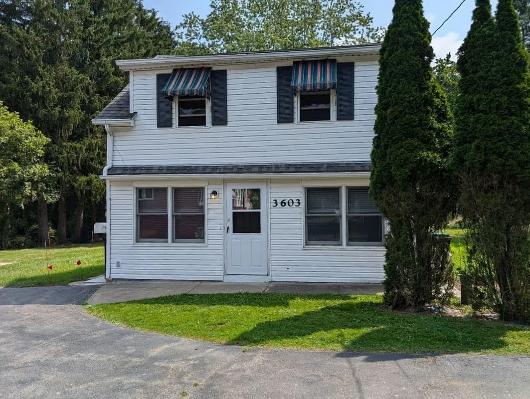 2 bed, 1.0 bath, 1200 sqft, $1,650 — Photo 2