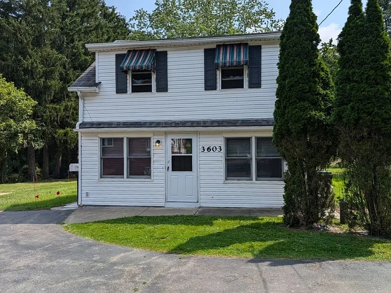 3603 Abbott Rd — Photo 2
