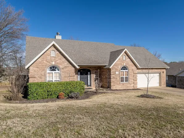 3420 E Madison Dr, Fayetteville, AR 72701