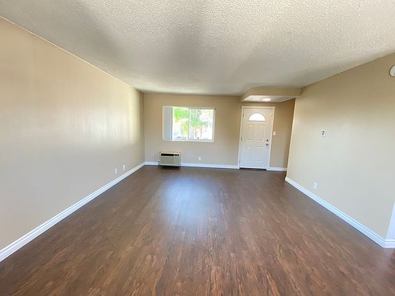 4th image of 4312 Green Ave #11