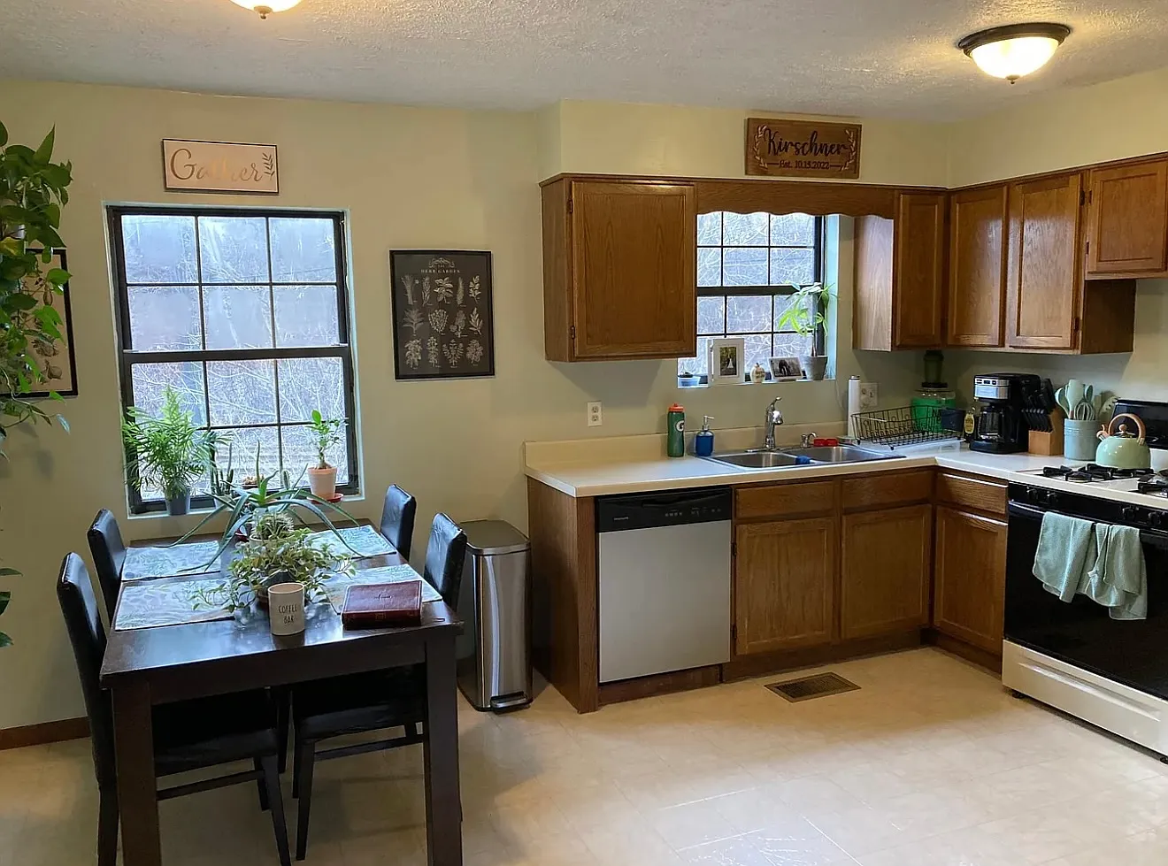 2 bed, 1.5 bath, 750 sqft, $1,295 — Photo 1