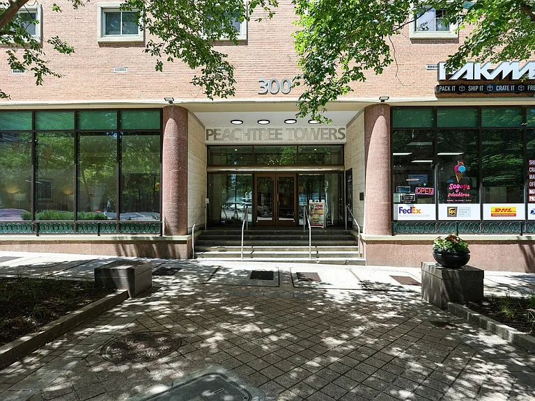 300 Peachtree St NE #23C — Photo 31