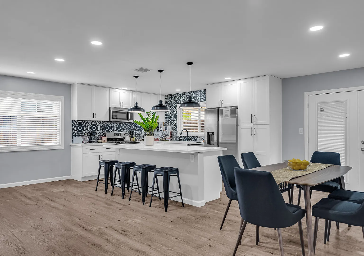 Luxury Simi Valley Stay | Designer Home + Gym — Photo 4