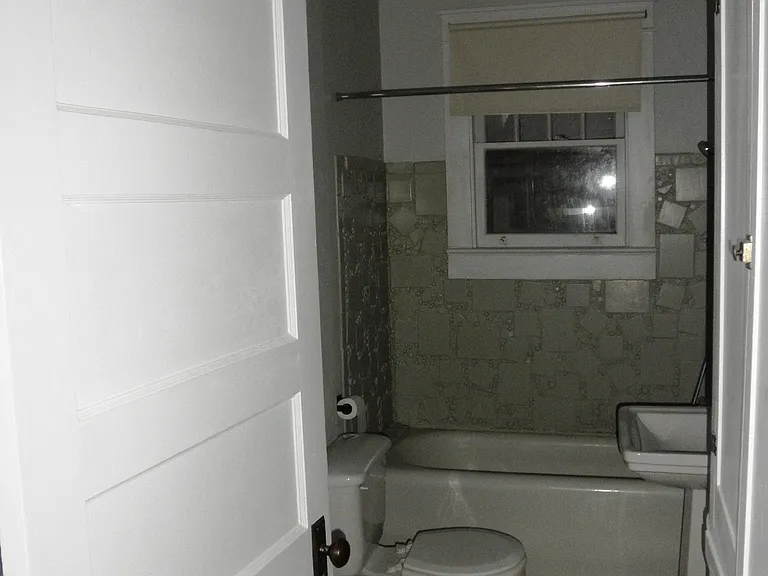 1237 Perkins Rd #4 — Photo 9