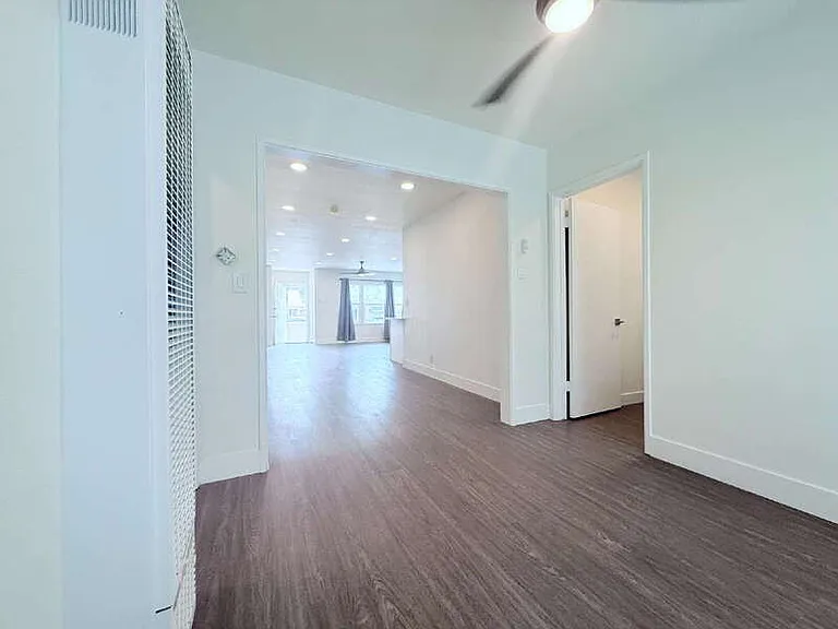 6509 State St — Photo 22