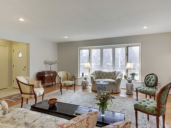 4th image of 315 Maiden Ln