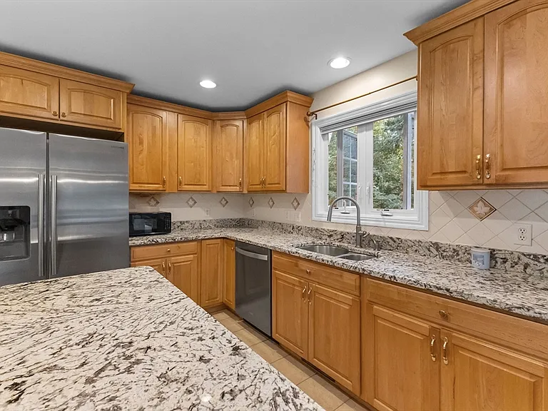 284 S Quinsigamond Ave #284 — Photo 8