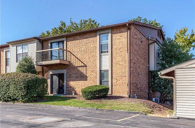1st image of 1279 Guelbreth Ln APT 205