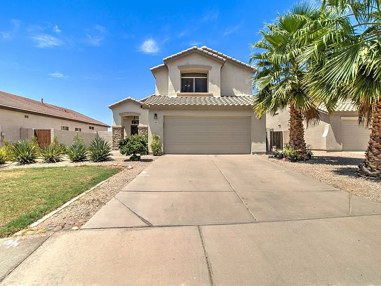 2576 E Brooks St — Photo 1