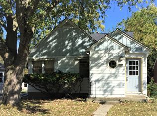 4622 N Hollywood Ave, Whitefish Bay, WI 53211