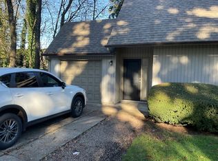 11001 SW Butner Rd APT D, Portland, OR 97225