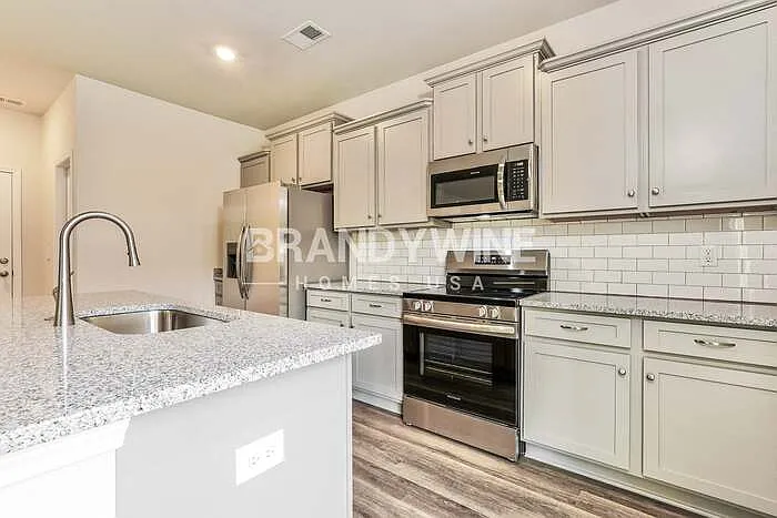 913 Hayston Way — Photo 8