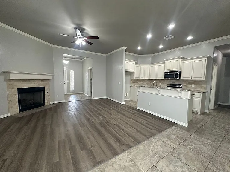 8017 NW 160th Ter — Photo 10