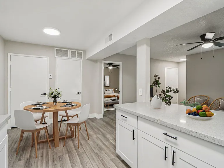 Sunrise in Chandler Apartments — Photo 52