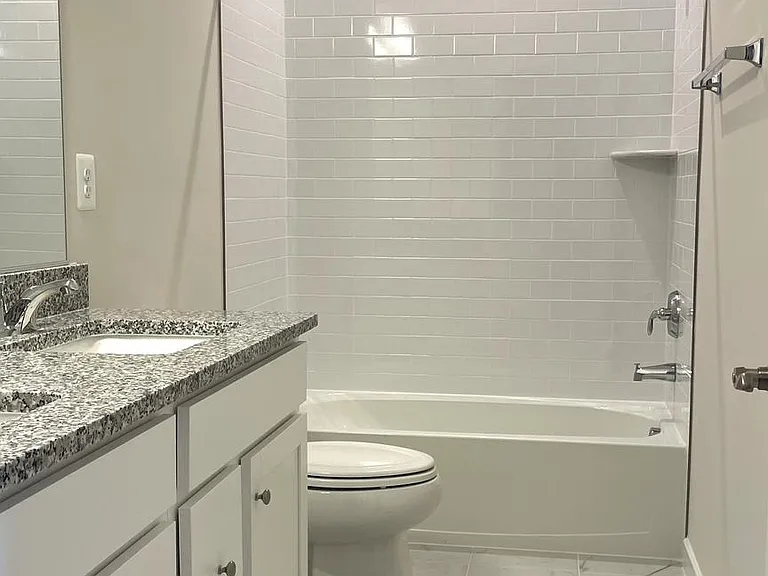 223 B Park Central Ter — Photo 36