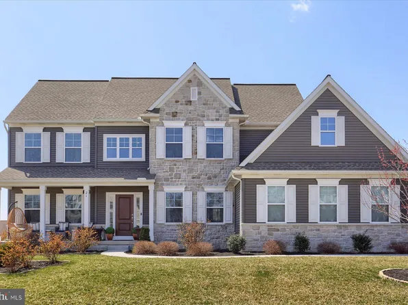 21 Country Side Dr, Carlisle, PA 17013