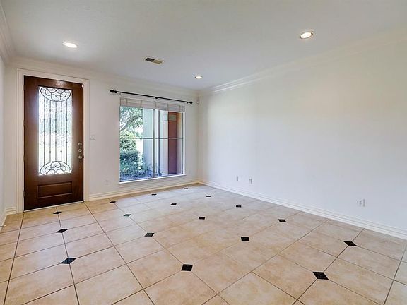 3rd image of 1903 Palm Forest Ln