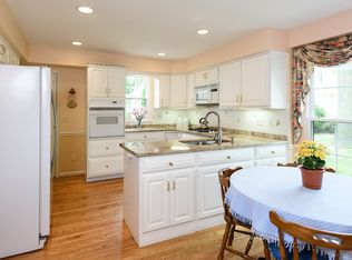 15 Highfield Ln, Wayne, PA 19087