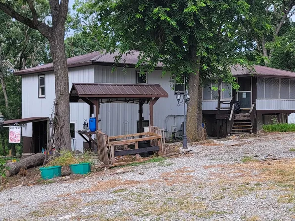 17428 Thornleigh Rd, Hughesville, MO 65334