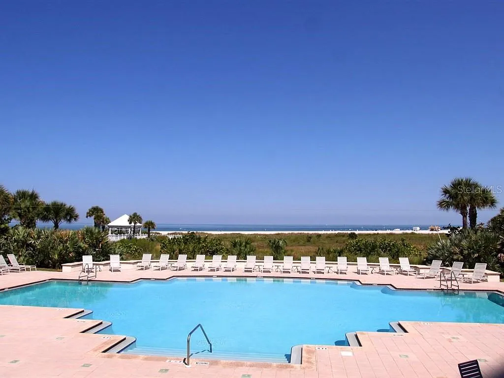 3 bed, 2.5 bath, 1952 sqft, $8,000 — Photo 4