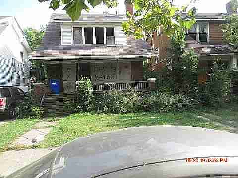 3283 Clairmount