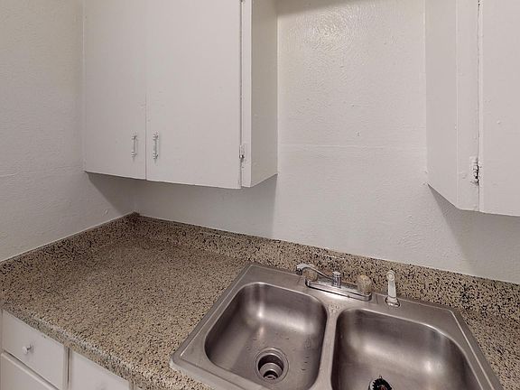 4th image of 722 N Marsalis Ave APT 205