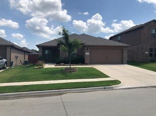 645 River Rock Dr, Azle, TX 76020