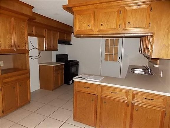 5th image of 2305 Hillshire Dr