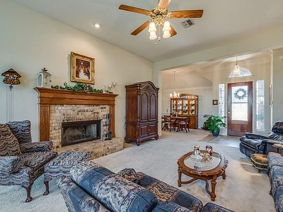 3rd image of 1406 Forest Creek Dr