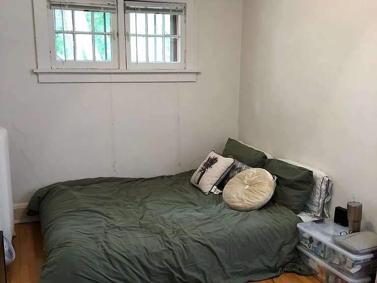 Newport Manor — Photo 113