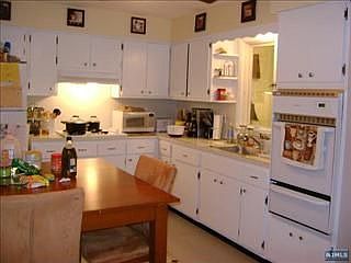 3rd image of 82 Maitland Pl