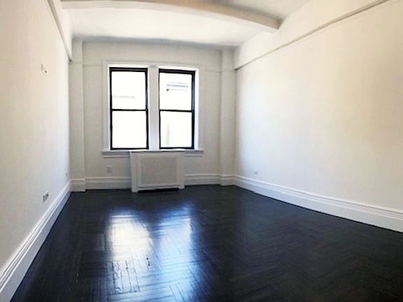 3rd image of 25 W 68th St #9