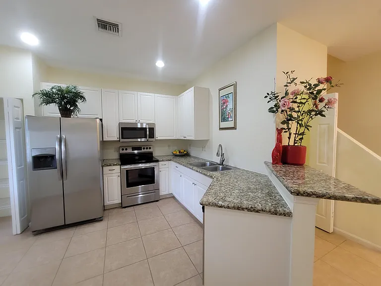 2582 Langrove Ln SW — Photo 5