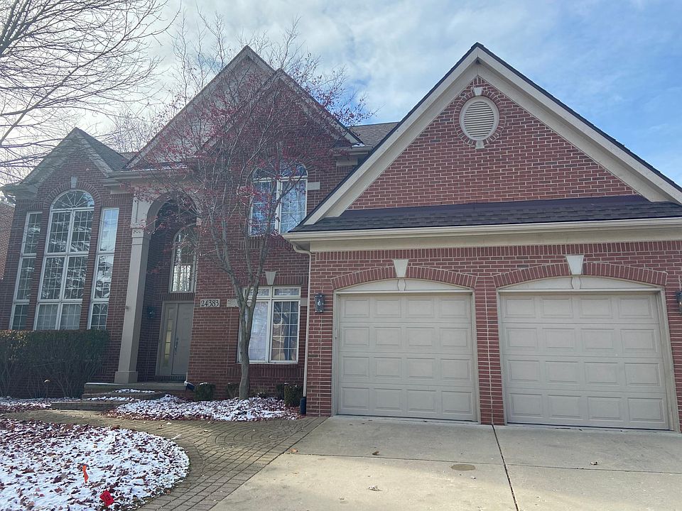 1st image of 24383 Cavendish Ave W