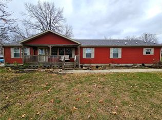 304 N 1st St, Ridge Farm, IL 61870