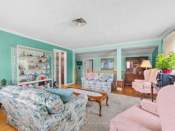5th image of 455 Campbell St
